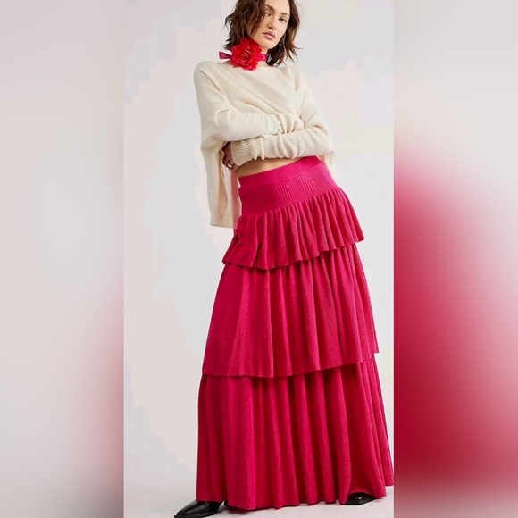 Free People Dresses & Skirts - Free People Vibrant Pink Tiered Knit Skirt, Medium